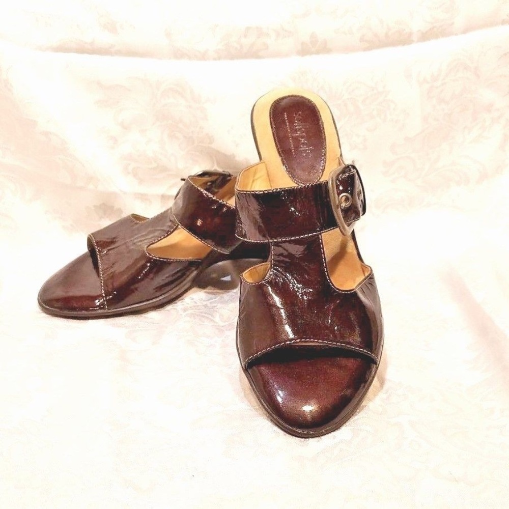 Softspots BrownMetalic PatentLeather WedgeSandals